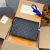 Louis Vuitton  M61692 Pochette Voyage 26cmx20cm