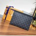 Louis Vuitton  M61692 Pochette Voyage 26cmx20cm