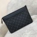 Louis Vuitton POCHETTE VOYAGE SOUPLE M82543 32x21x8cm