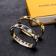 Louis Vuitton bracelet best replica size 17cm and 19cm 