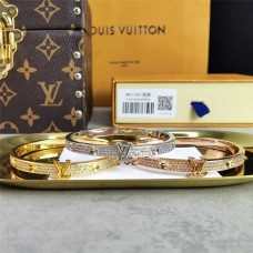 Louis Vuitton bracelet best replica size 17cm and 19cm 