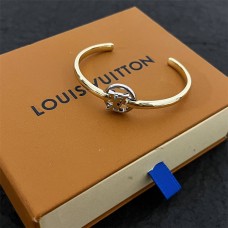 Louis Vuitton bracelet best replica size 17cm and 19cm 