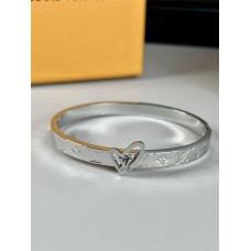 Louis Vuitton bracelet best replica size 17cm and 19cm 