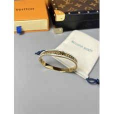 Louis Vuitton bracelet best replica size 17cm and 19cm 