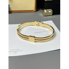 Louis Vuitton bracelet best replica size 17cm and 19cm 