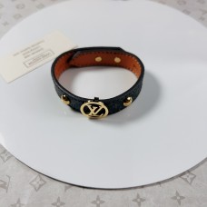 Louis Vuitton bracelet best replica size 17cm and 19cm 