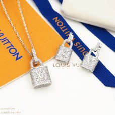 Louis Vuitton necklace best replica 