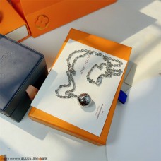 Louis Vuitton necklace best replica 