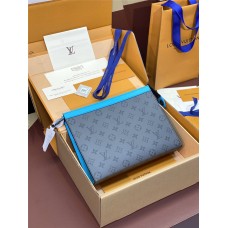 Louis Vuitton M44466 Pochette Voyage 26x20x5cm 2024 new