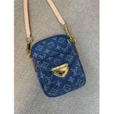 Louis Vuitton Fairfax Pochette  M82948 size：14x2.7x18cm 2024 New