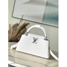 Louis Vuitton M24671 Capucines EastWest 33 × 19 × 9 cm 2024 New