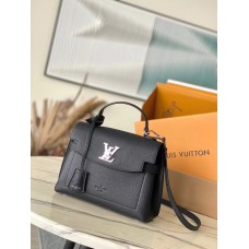 Louis Vuitton M53937   28 x 20  x 11.5cm 2024 New