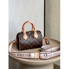 Louis Vuitton SPEEDY BANDOULIÈRE 20 M46222   size：20.5x13.5x12cm 2024 New