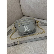 Louis Vuitton MINI BUMBAG  M82208   size：17x12x9.5cm 2024 New