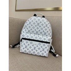 Louis Vuitton DISCOVERY  M24760     size：29x38x20cm 2024 New