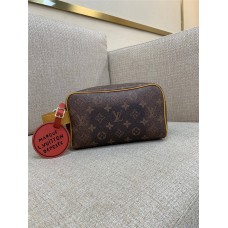 Louis Vuitton DOPP M11623 size：28 x 15 x 16.5cm  2024 New