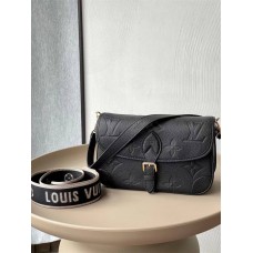 Louis Vuitton DIANE  M46386 size：23x16x8.5cm 2024 New