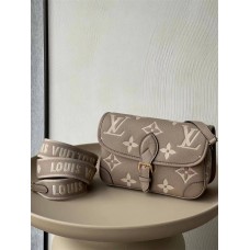 Louis Vuitton DIANE M46388 size：23x16x8.5cm 2024 New