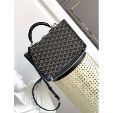 Goyard Grand Hôtel  17 cm x 7.7 cm x 24.5 cm  2025 New