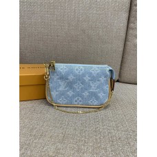 Louis Vuitton M82960   Mini Pochette Accessoires size：15.5x10.5x4cm 2025 new 