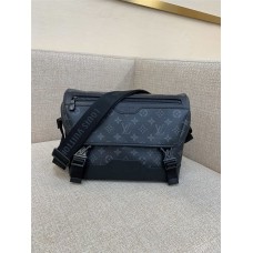 Louis Vuitton VOYAGER  M25121 size：33x22.5x11cm 2025 new 