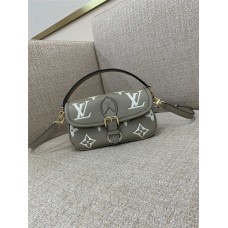 Louis Vuitton NANO DIANE  M83300  size：19x10.5x6cm 2025 new 