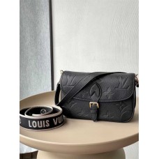 Louis Vuitton DIANE  M46388  size：23x16x8.5cm 2025 new 