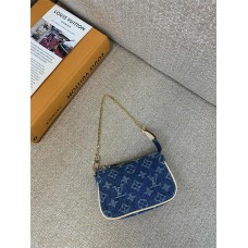 Louis Vuitton M82960   Mini Pochette Accessoires size：4.5x9.5x4cm 2025 new 