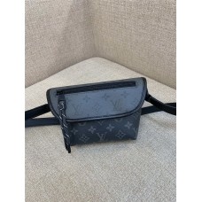 Louis Vuitton PULSE M12806  size：22.5x16x5cm 2025 new 