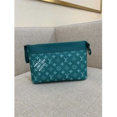 Louis Vuitton POCHETTE VOYAGE SOUPLE M12665  size：30x21x7.5cm 2025 new 