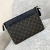 Louis Vuitton POCHETTE VOYAGE SOUPLE Clutch (M82543) Monogram Canvas, Size: 32x21x8cm